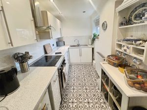 Kitchen- click for photo gallery